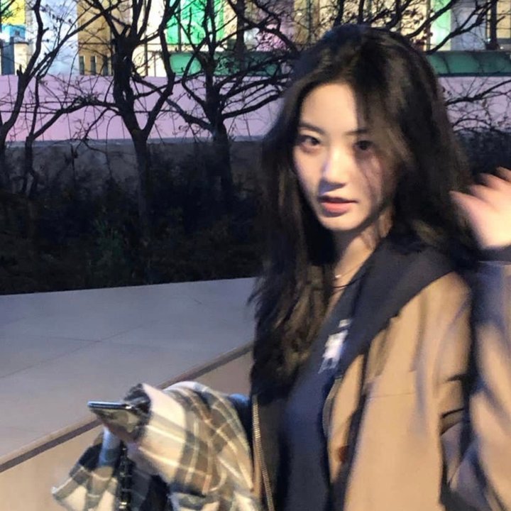 陪她一会儿